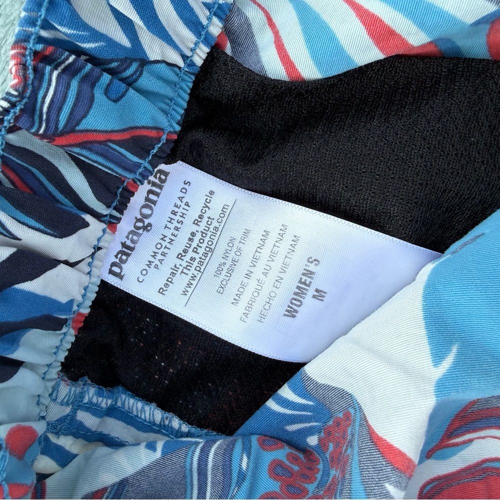 Patagonia Women's Barely Baggies Shorts - Picture 6 of 6